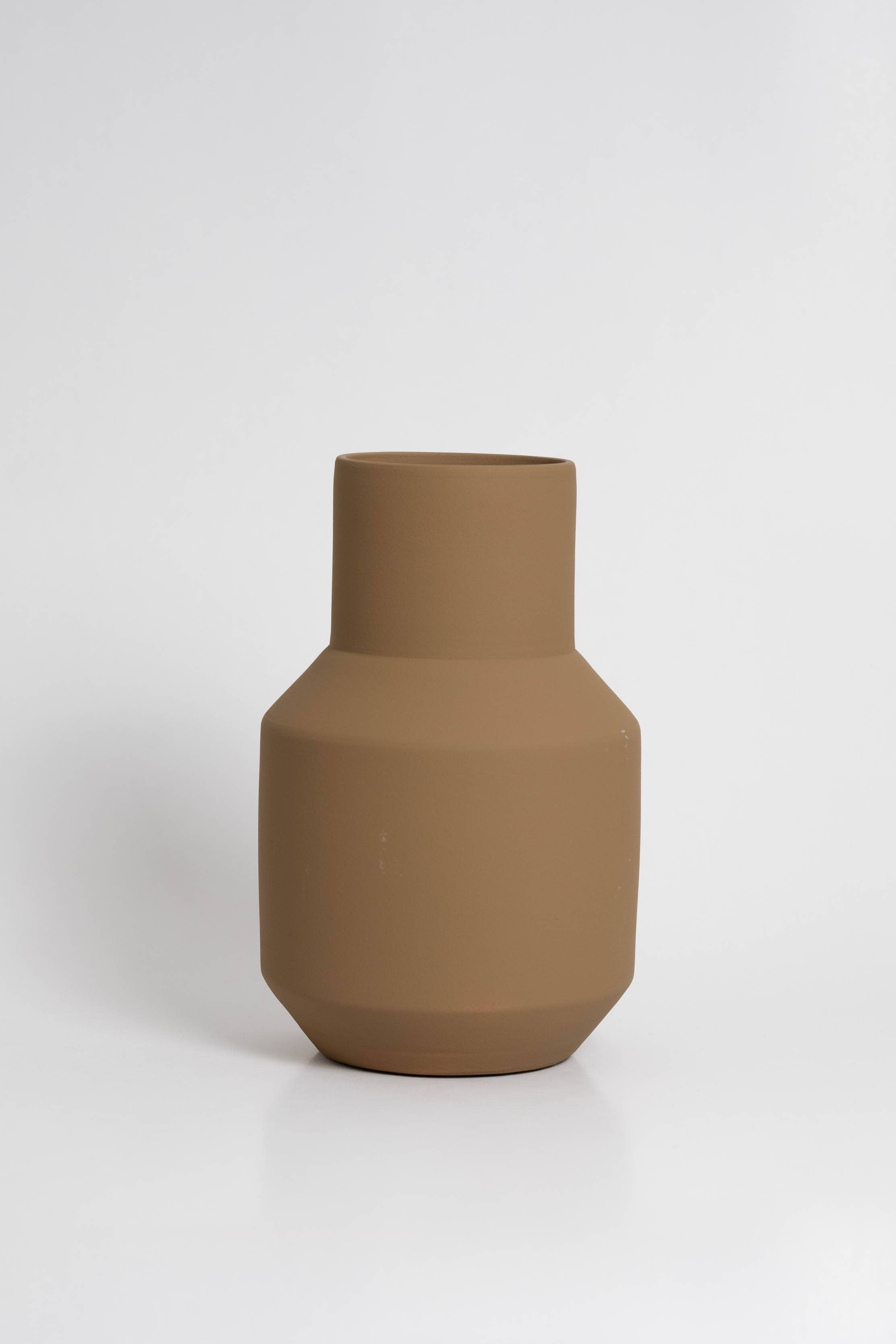 Sado Vase - Light Brown - Ceramic Perfect for dried flower for wholesale on Faire1