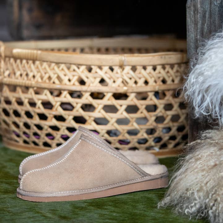 Van Buren - Wholesale Slippers - Men's - Men's lambskin slippers2