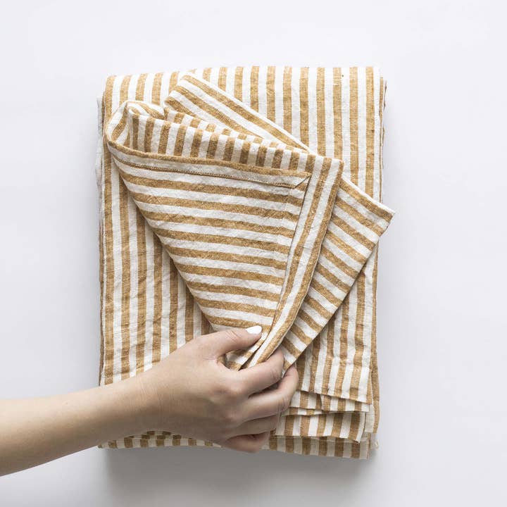 Tell Me More - Wholesale Tablecloth - Leon tablecloth 145x1451