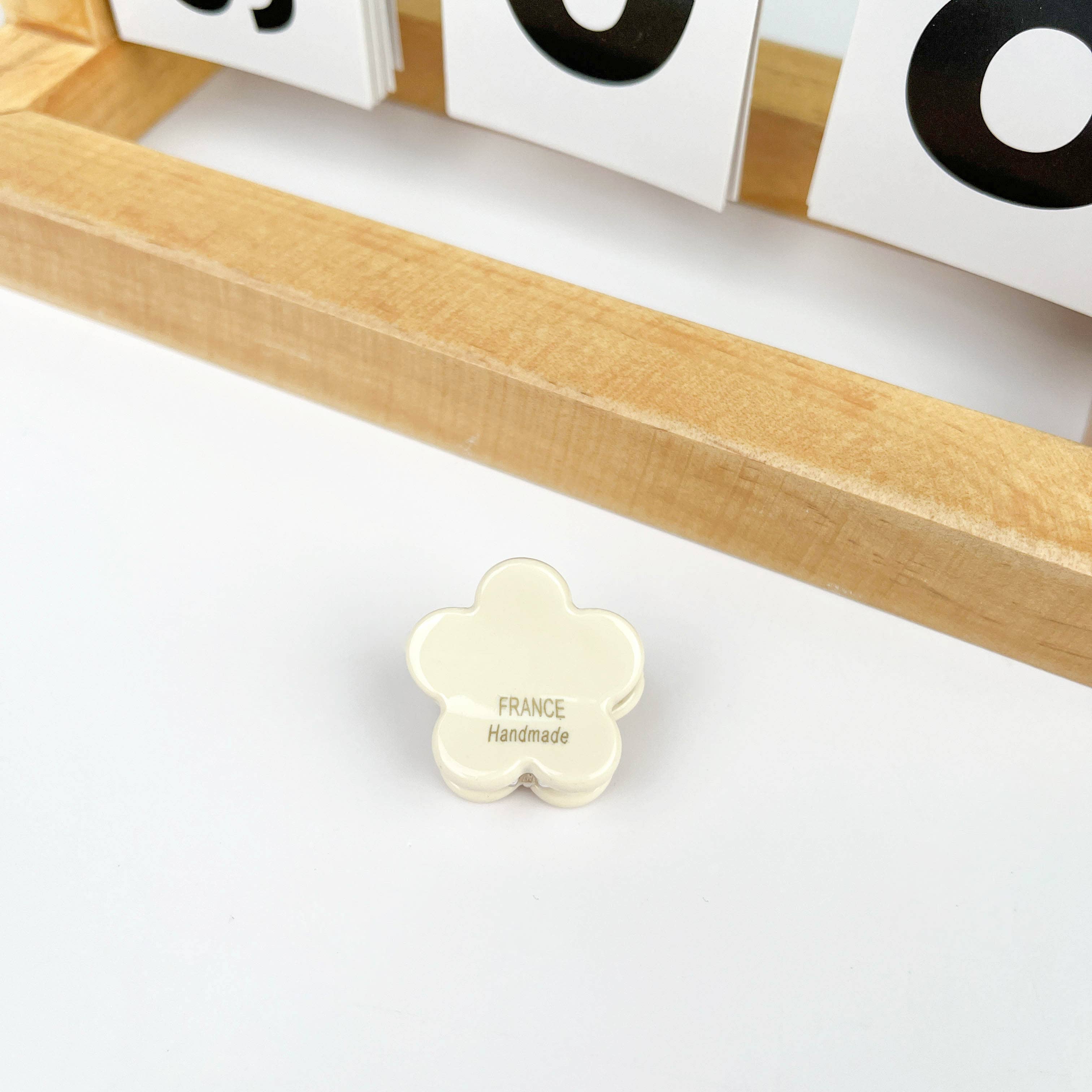 mildstyles - Wholesale Hair Clip - Women's - Mini Solid Flower Hair Claw Clip5