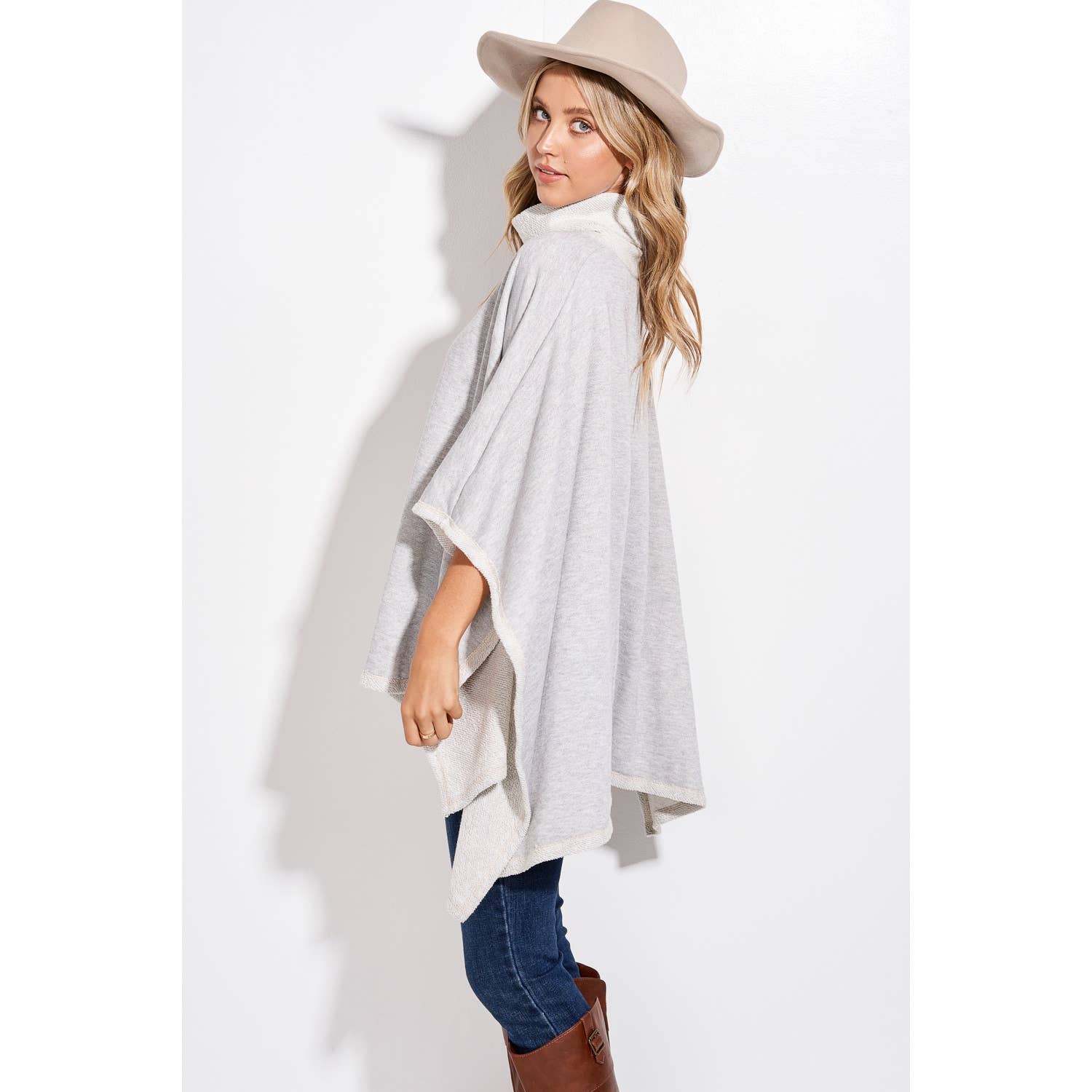 Phil Love – Großhandel Poncho – Damen – Solider Poncho mit Rollkragen5