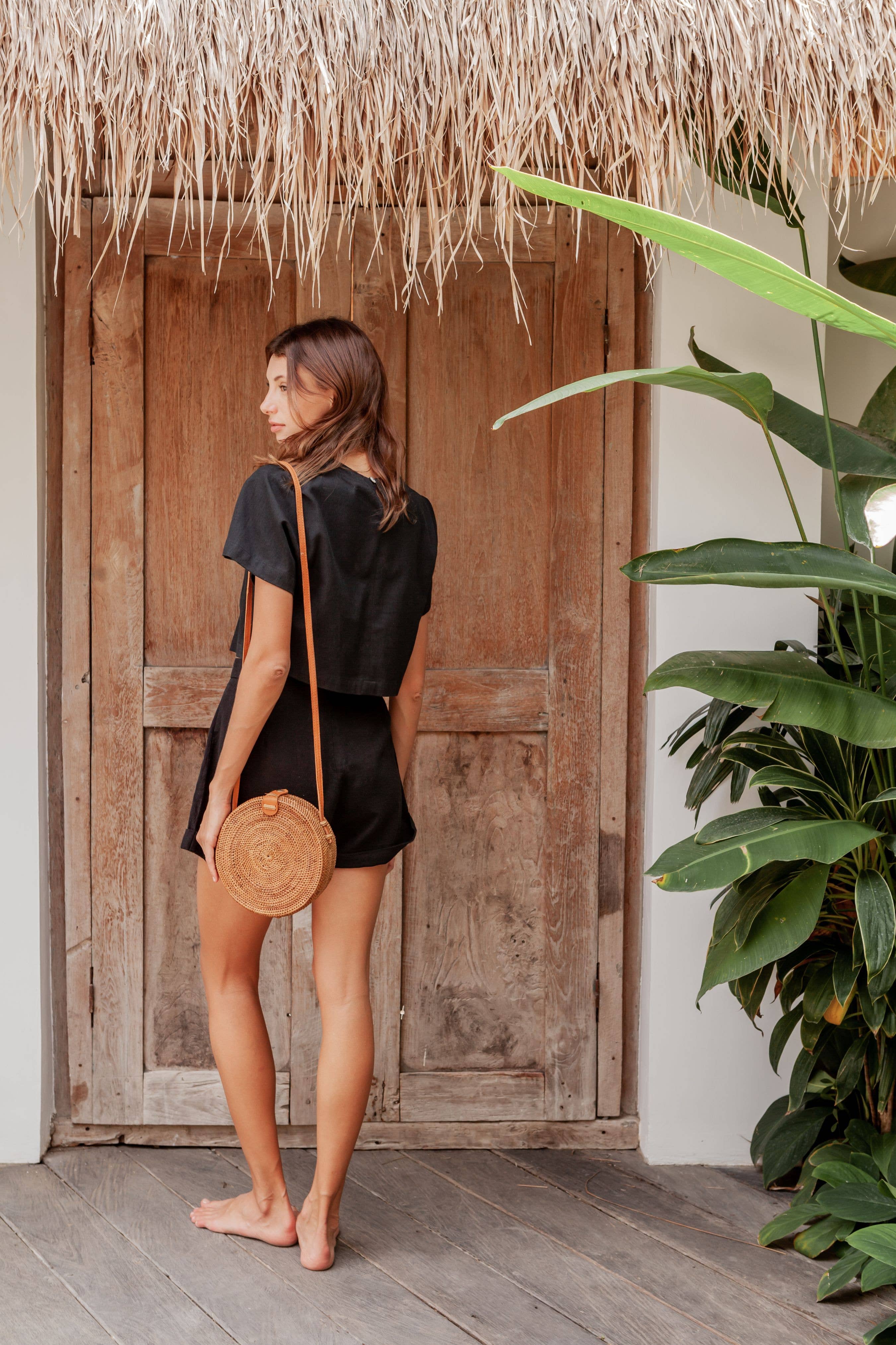 Village Thrive – Großhandel Umhängetasche - Damen – Runde Rattan-Geldbörse4