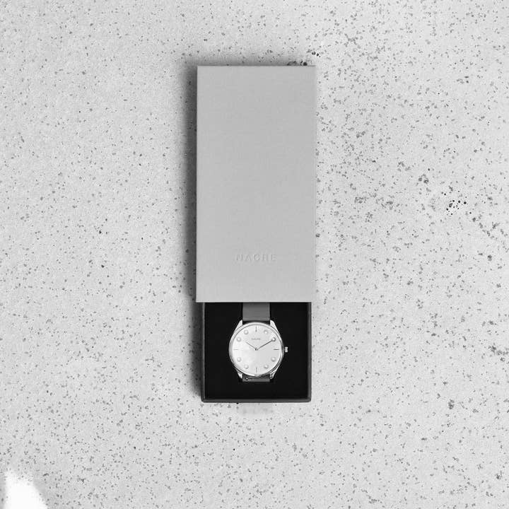 Nacre – Großhandel Armbanduhr – Damen – Perle Lune 8 Uhr Perlmutt Marker Zifferblatt Gold & Weiß - Blk Lthr5