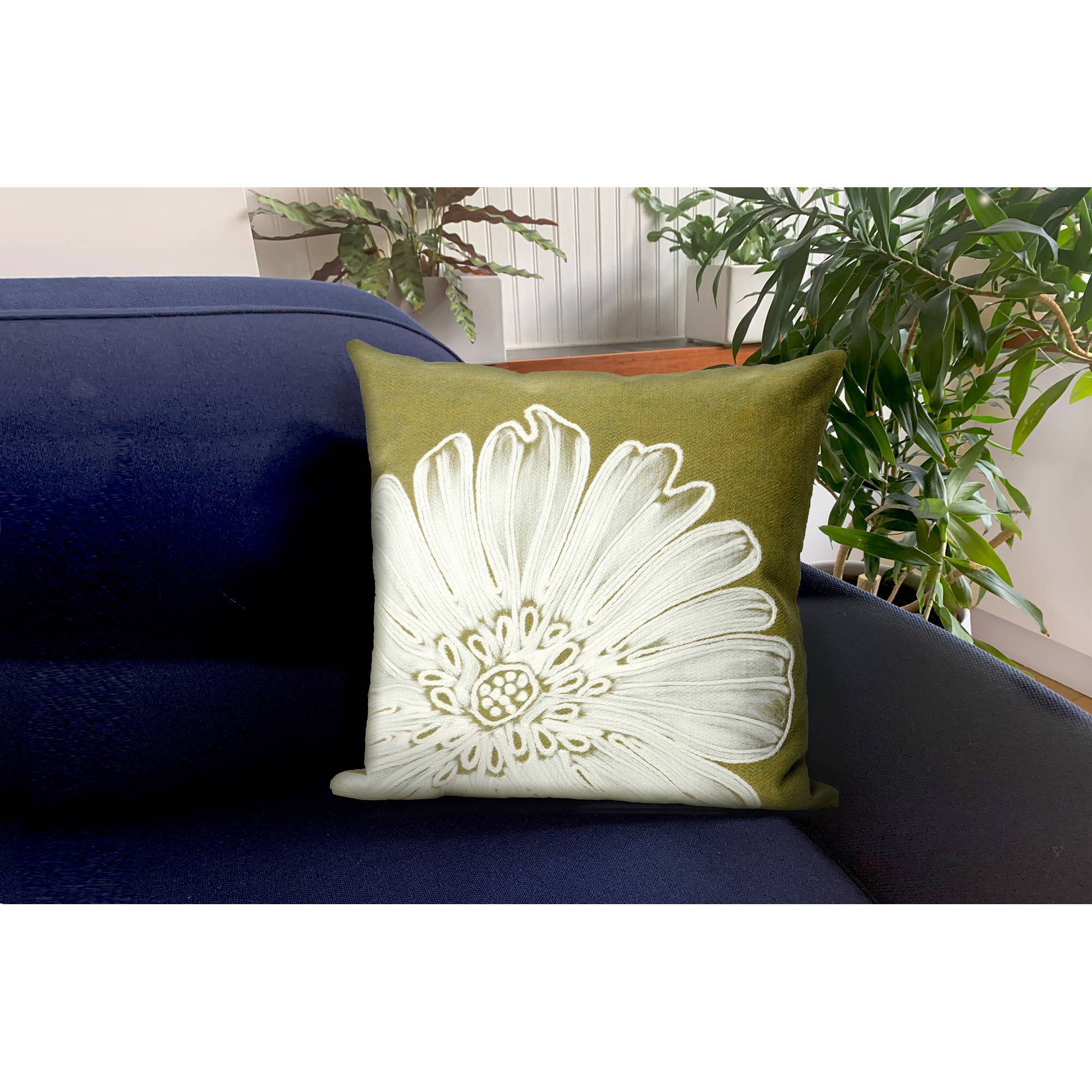 Verde Cuscino da interno/esterno con medaglia antica Visions III in vendita all'ingrosso su Faire5