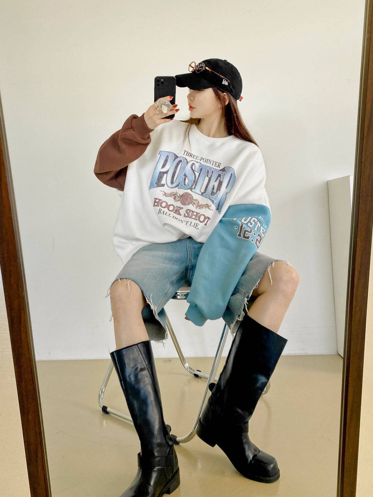 Little Light - Wholesale Graphic Sweatshirt - Women's - Poster Hook Shot Vintage Color-Block Sweatshirt10