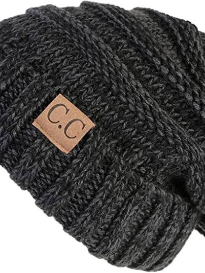 Bonnet ample surdimensionné C.C - Noir onyx pour la vente par Funky Junque
