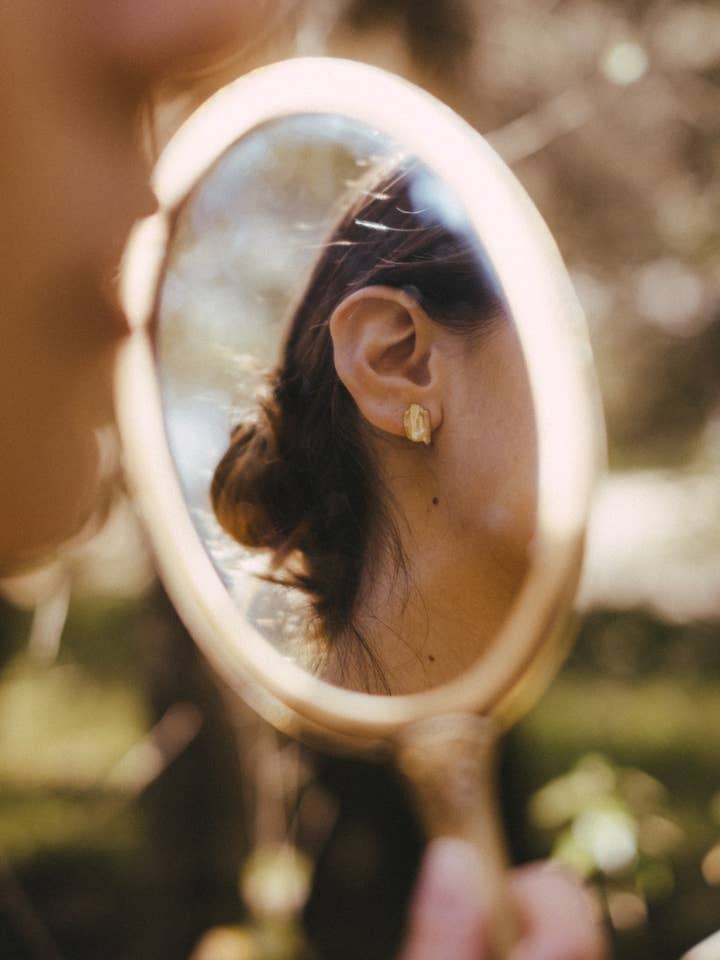 Första blad örhängen för wholesale av RAQUEL POÇO JEWELLERY