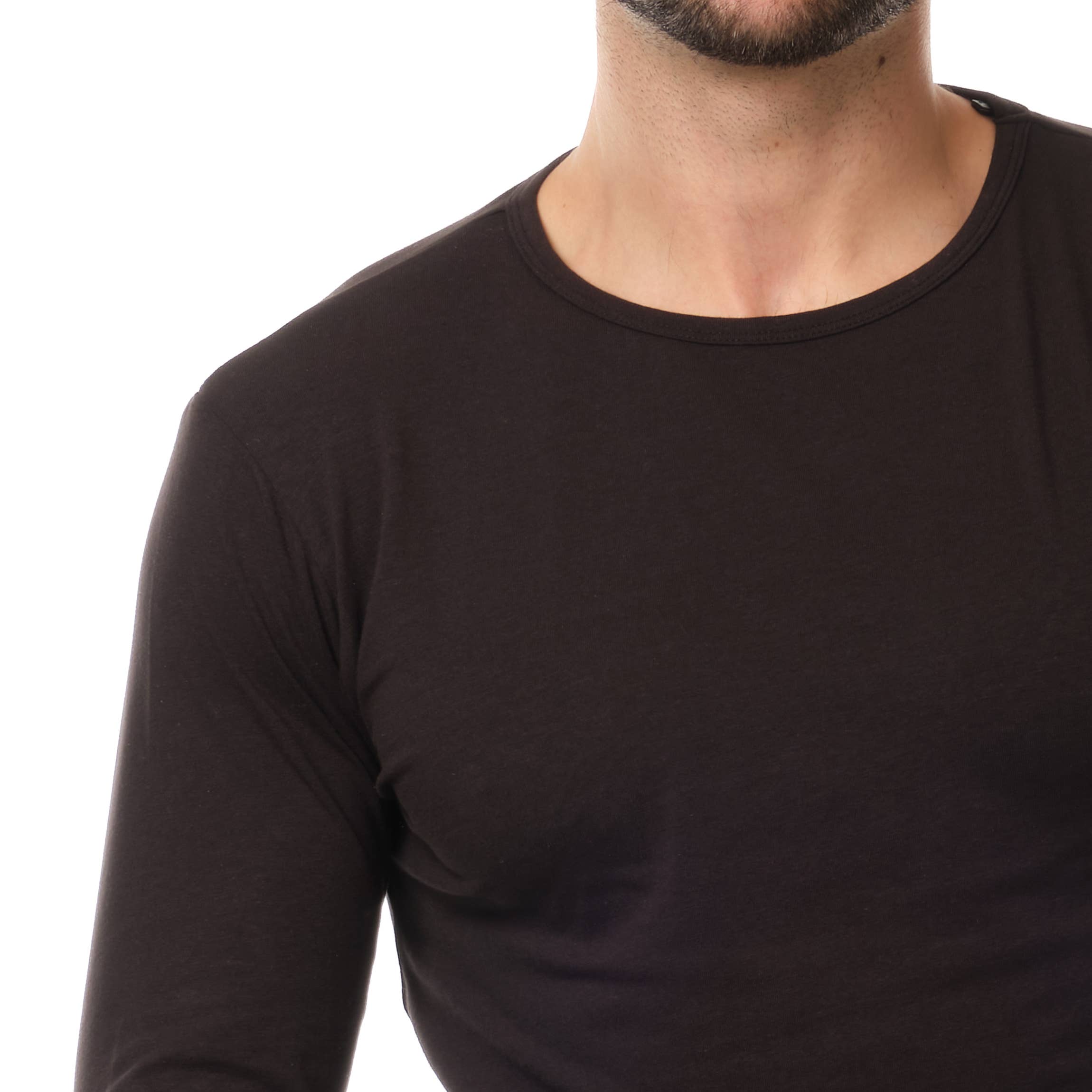 Men's plain black long sleeve t-shirt for wholesale on Faire3