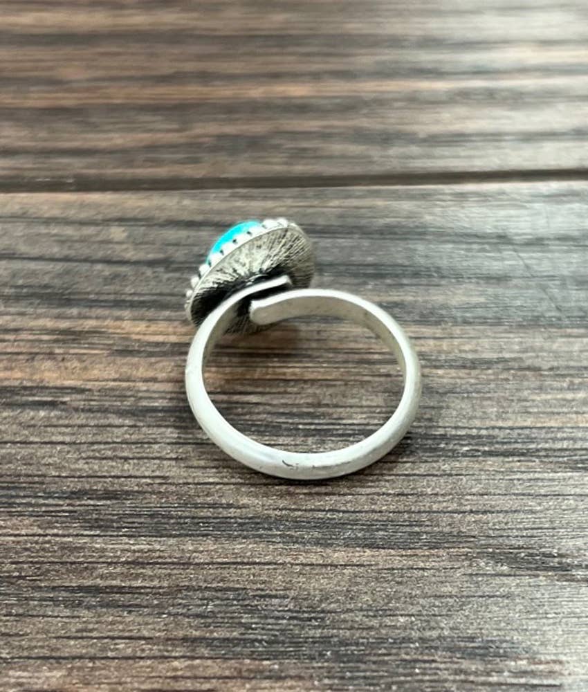 ISAC Trading Inc - Venta al por mayor Anillos grandes/de cóctel - 750416, Anillo ajustable de latón con triángulo turquesa de 7 mm1