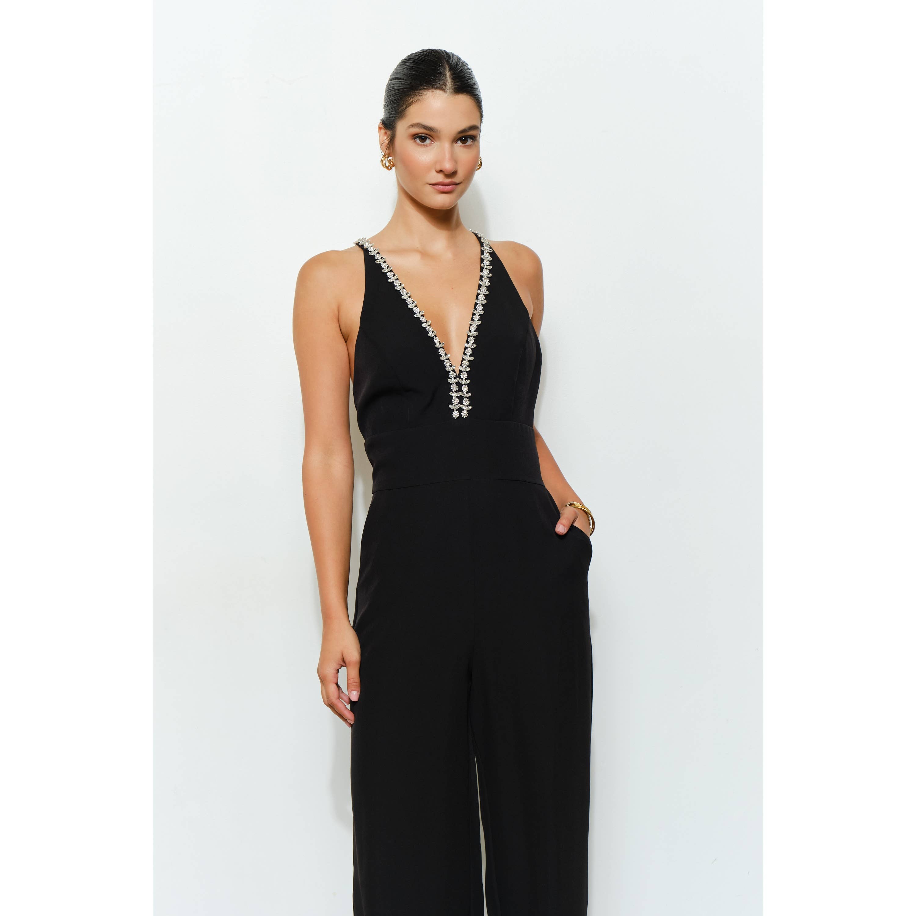 INA - Venta al por mayor Peto - Mujer - Mono con escote profundo en V cruzado en la espalda con adornos de cristal20