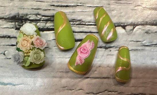 OVER THE TOP NAILS – wholesale Lösnaglar – Handmålade trycknaglar Blomsterträdgård1