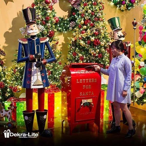 Zaer Ltd. International - Vente Casse-noisette de Noël - Casse-noisette bleu fer de 59 po de haut tenant la trompette « Harold »6