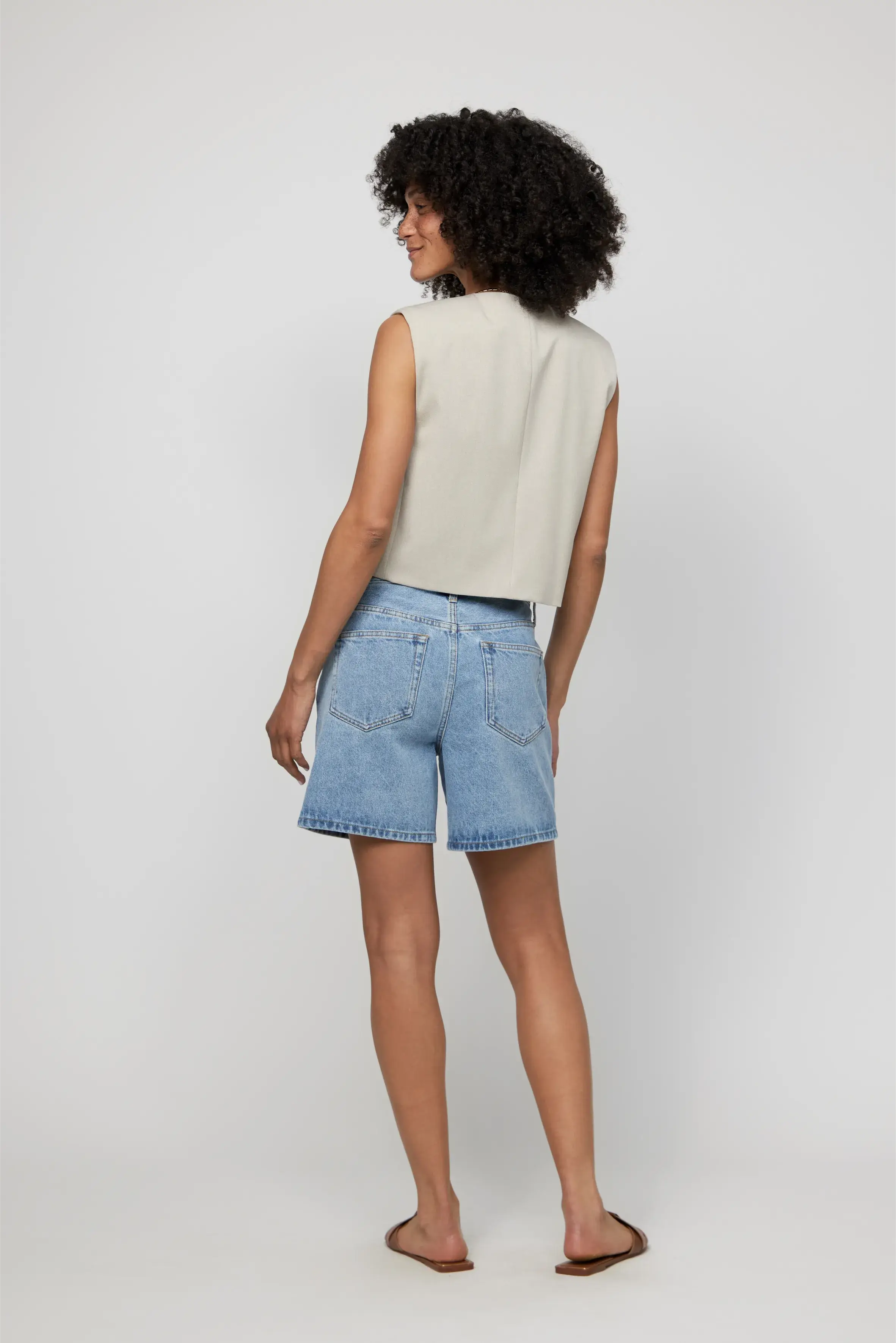 Léger usé Short long en jean taille haute Emmerson, lavage clair usé en vente sur Faire1