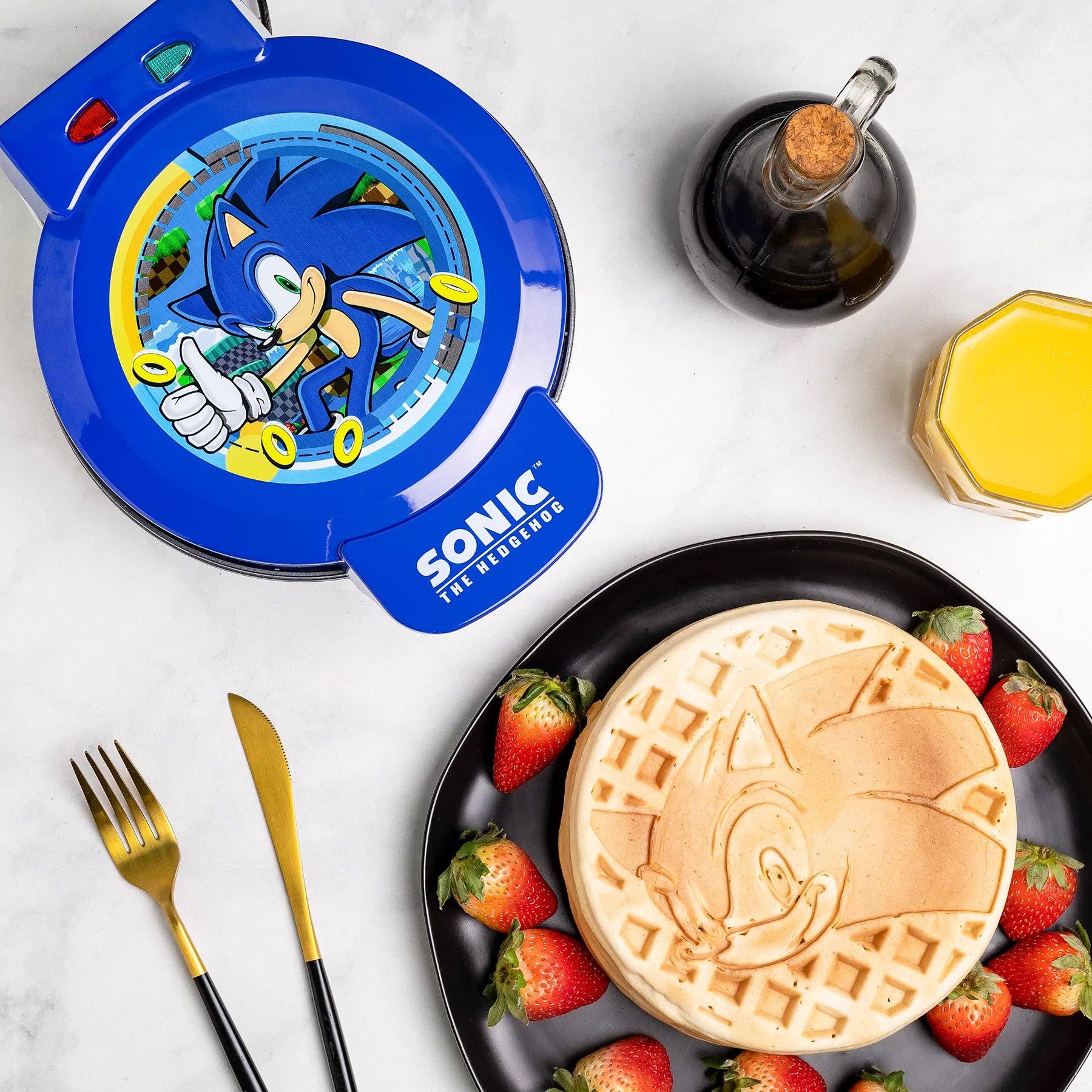 Uncanny Brands - Wholesale Kitchen Appliance - Uncanny Brands Sonic the Hedgehog Waffle Maker0