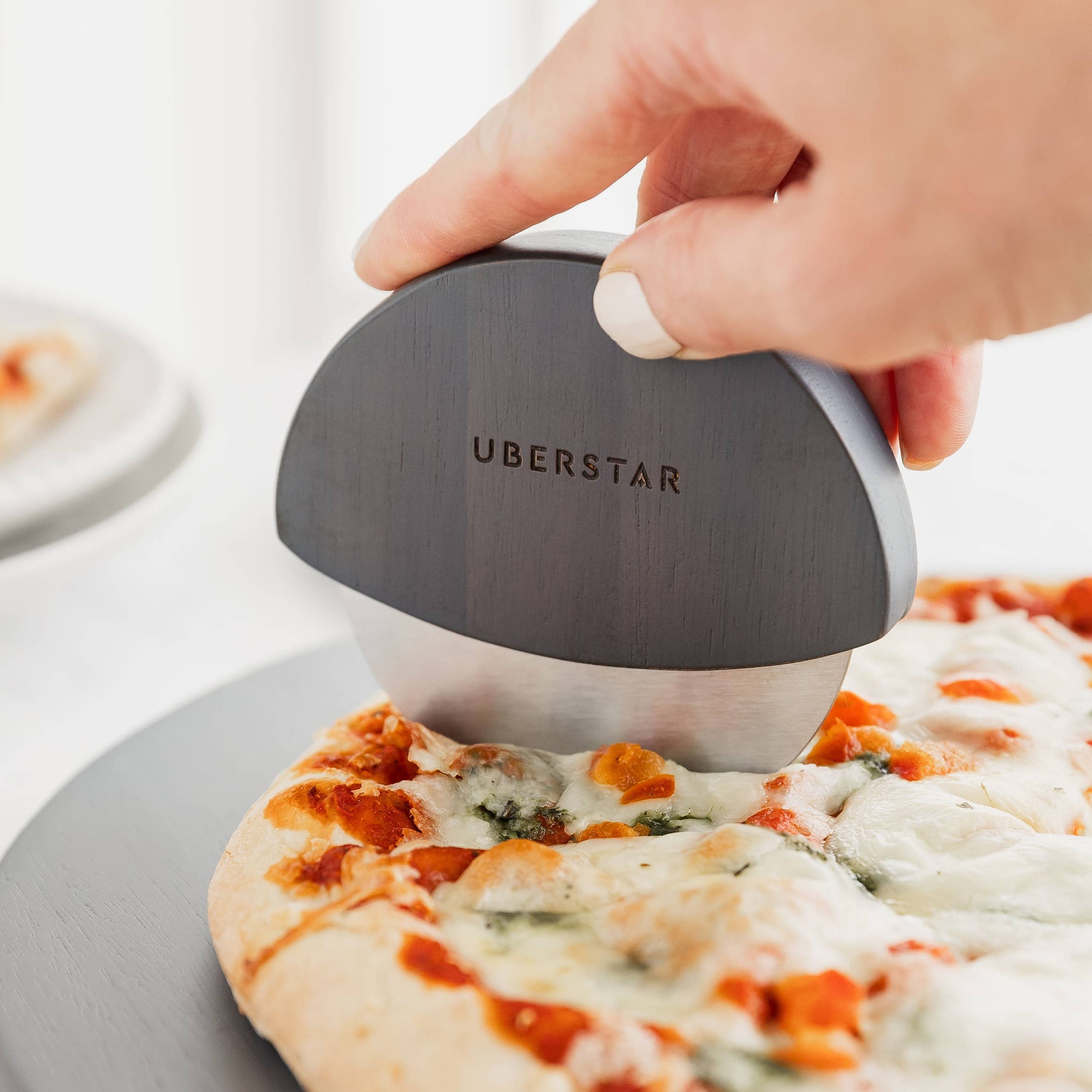 UBERSTAR - Venta al por mayor Cortapizzas - Cortador de Pizza en Rueda de Acacia - Gris2