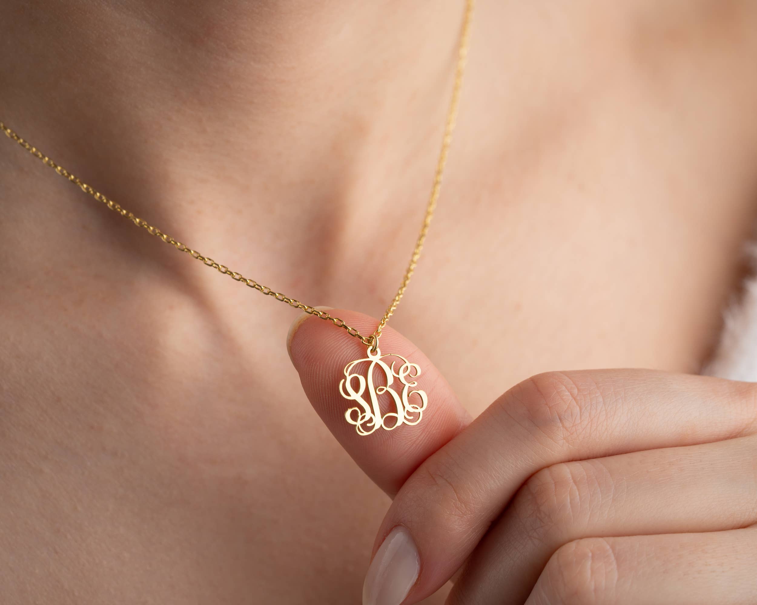 JoyPersonalized - Vendita all'ingrosso Collana con ciondolo/pendaglio - Collana con monogramma, collana con monogramma personalizzata 10