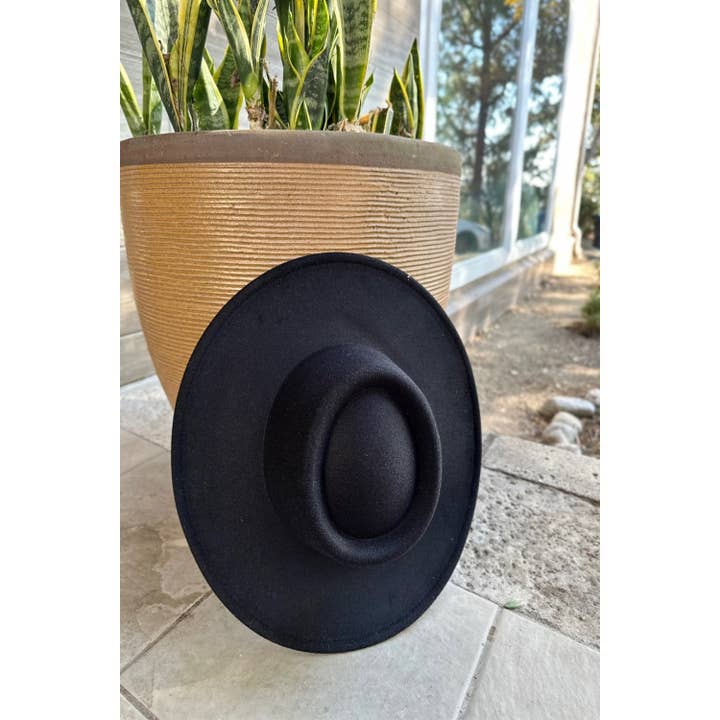 One and Only Accessories - Wholesale Fedora - Women's - Bestsellers Structured hat with a wide brim in faux felt Fas2