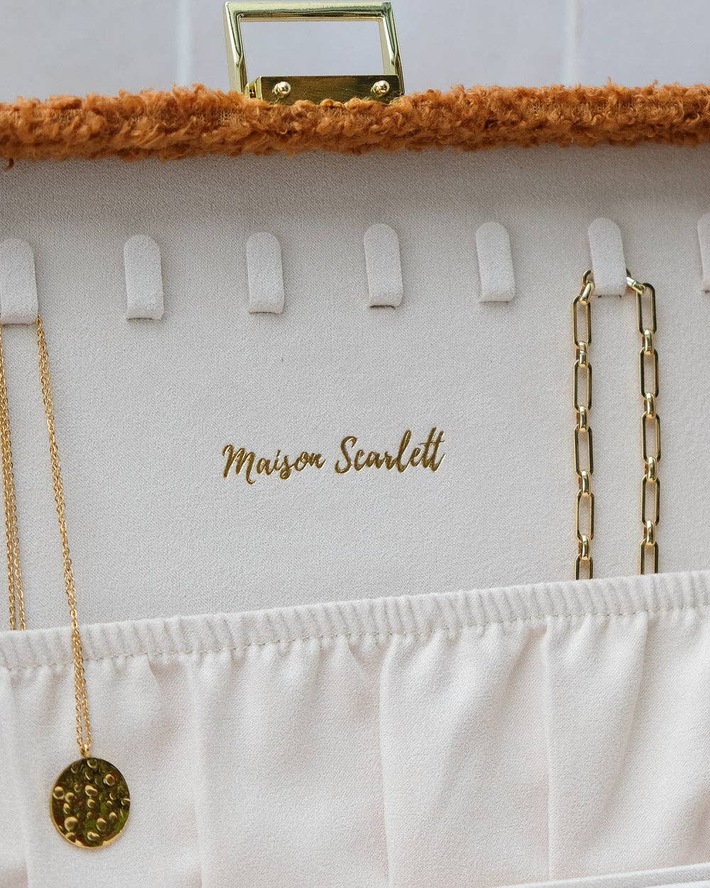 Maison Scarlett - Vente Boîte/rangement à bijoux - Boîte à bijoux Louise en moumoute11