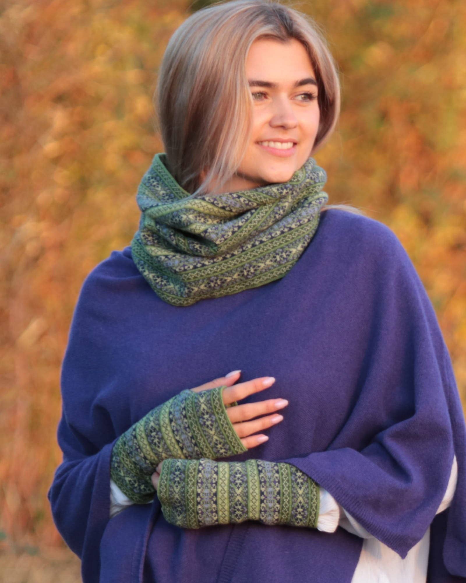 Cadenza Italy Ltd – wholesale Hand warmer – Cashmere Blend Fairisle Wrist Warmers10