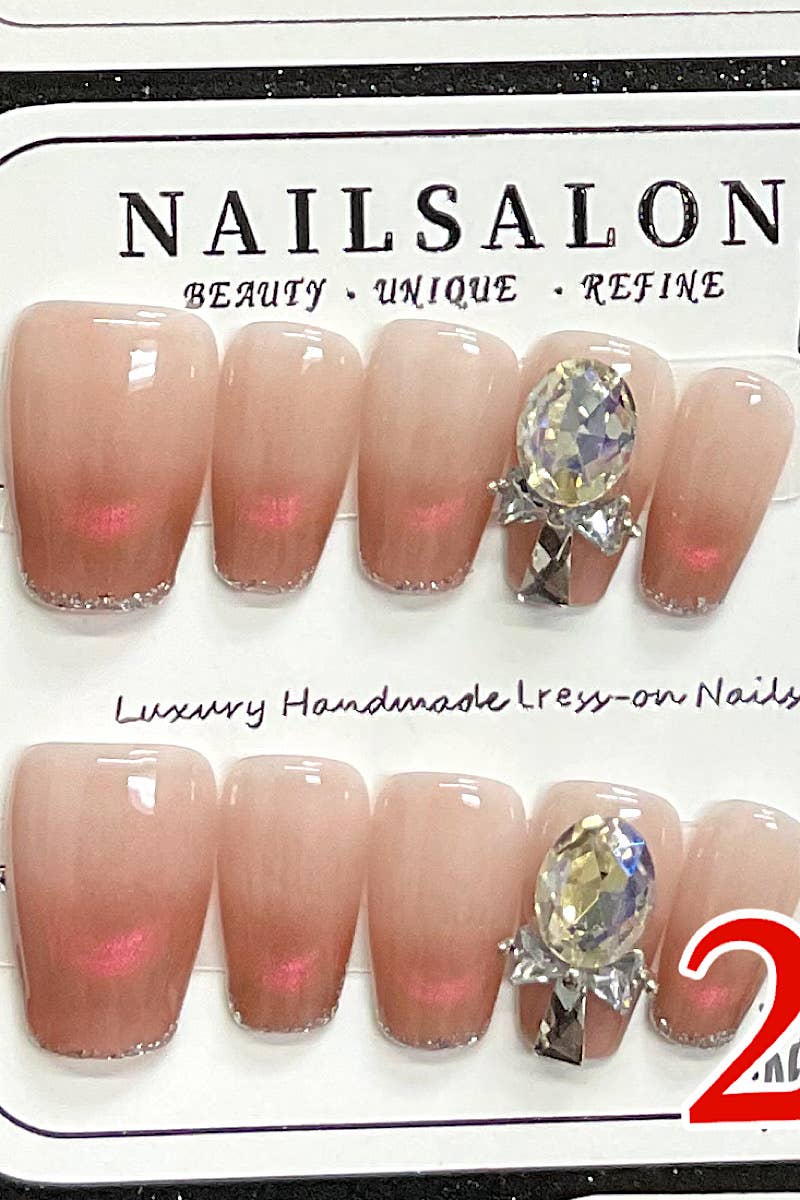 Kids Charm Online - Vente Faux ongles/vernis en patch - APPUYEZ SUR LES ONGLES DES FEMMES EN ACRYLIQUE.5