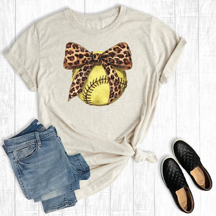 T-shirt met print van Leopard Coquette softball voor wholesale door The Way Down South