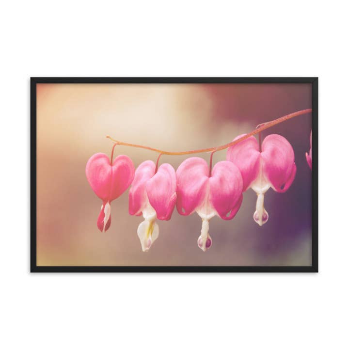 Decorazione floreale da parete Be Still My Bleeding Heart Warm Summer Glow per la vendita all'ingrosso da parte di Pipa Wall Art & Home Decor