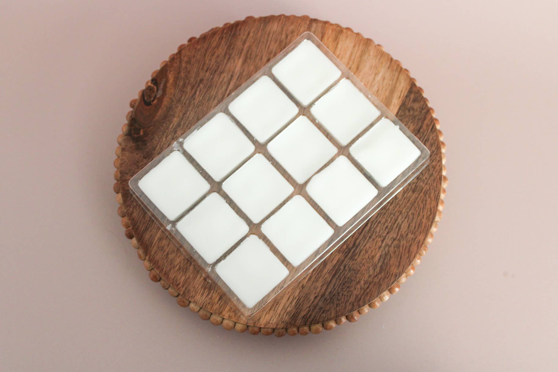 Aster + Indigo Candle Co. - Vente Fondants - Orange douce et piments | Cire de soja fondue à la noix de coco2