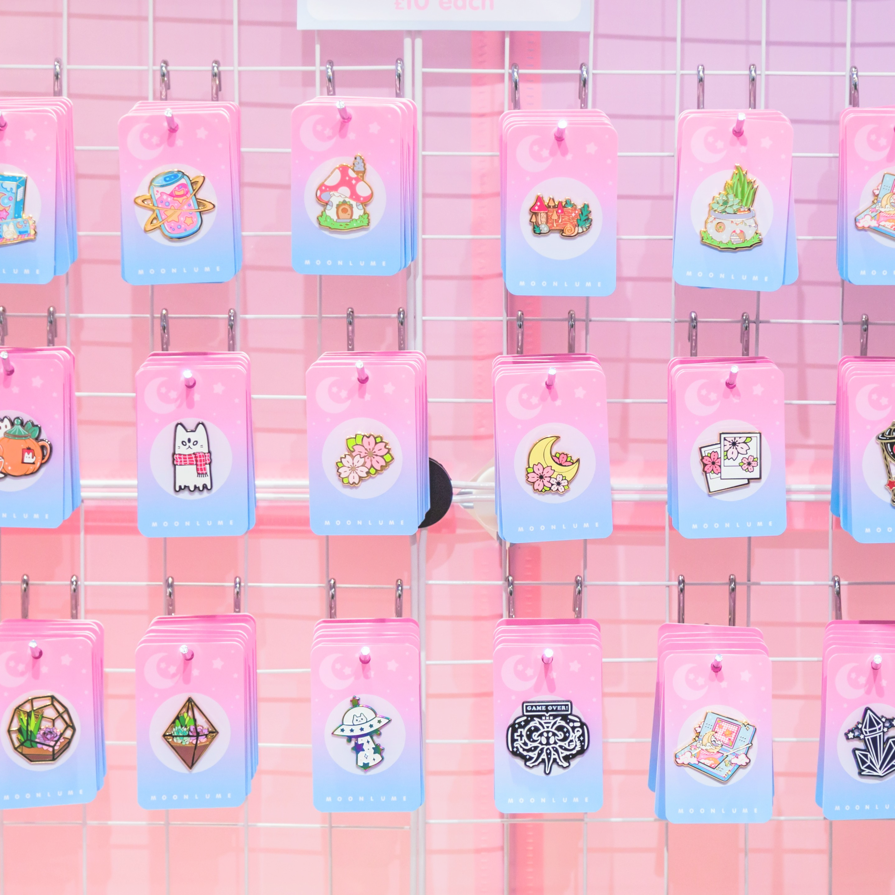 Moonlume – wholesale Lapel pin/button – Cat Virtual Pet Toy hard enamel pin, screen-printed4