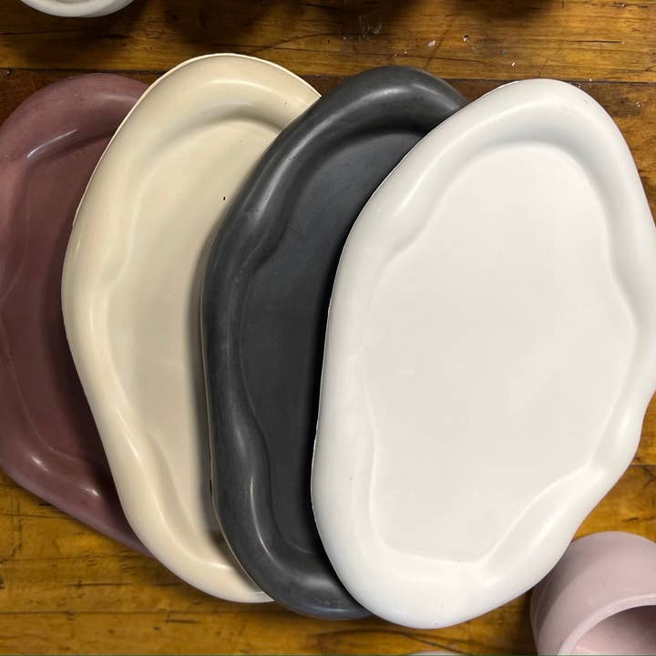 Petite Maison and Co. – Bandeja decorativa por atacado – Tabuleiro de Betão