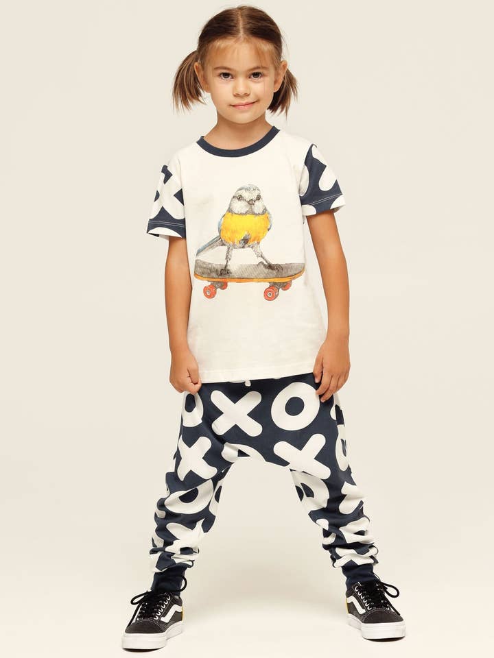 T-shirt classique bio - Birdie Skateboard pour la vente par The QT (EU)