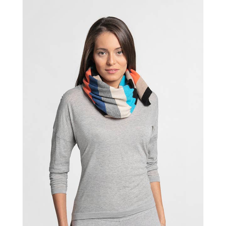 QUINN - Wholesale Scarf - Women's - The Cashmere Happy Scarf5