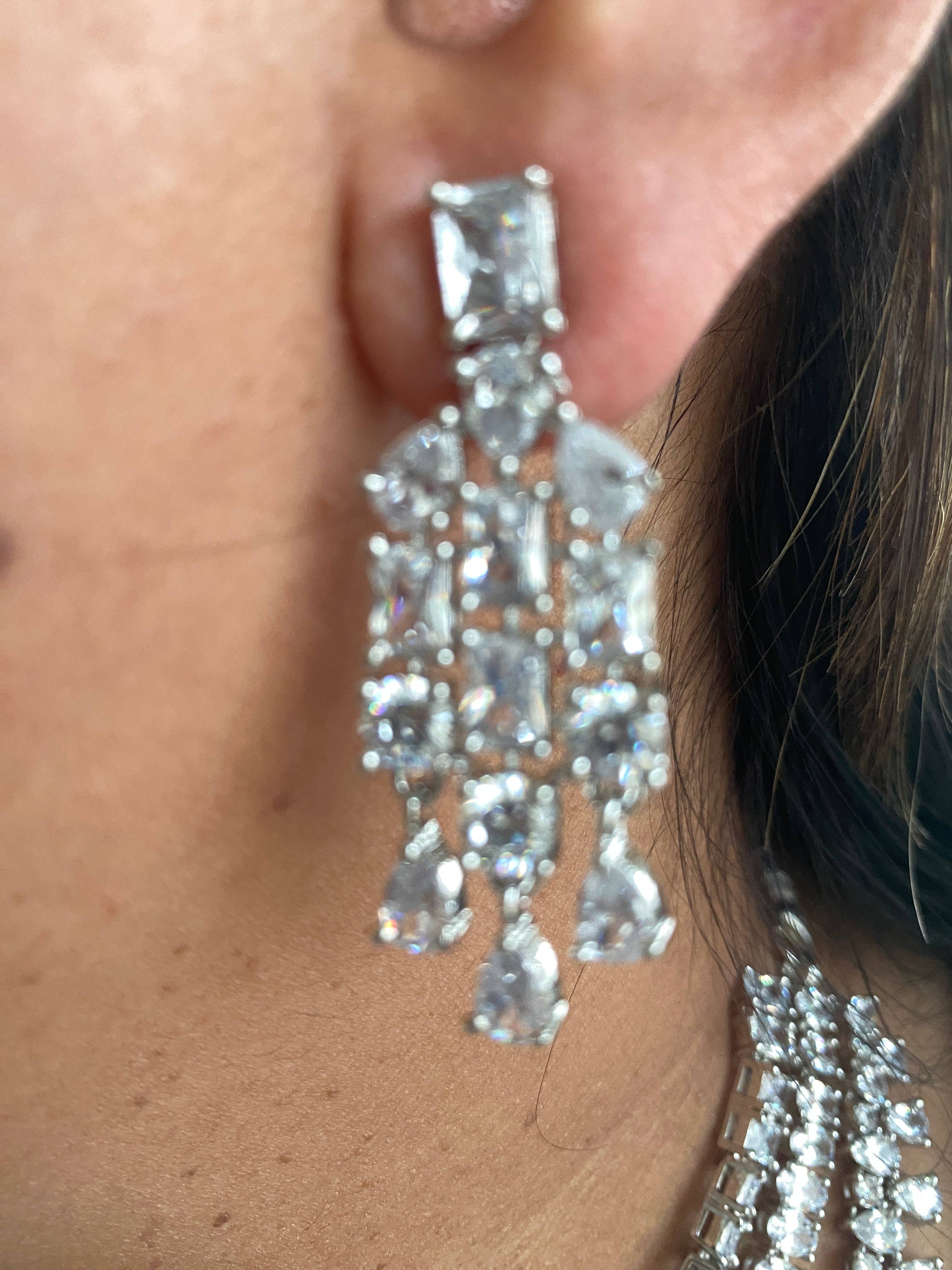 Vinnis Jewelry - Wholesale Jewelry Set - Majestic Cascade Bridal Necklace Set4