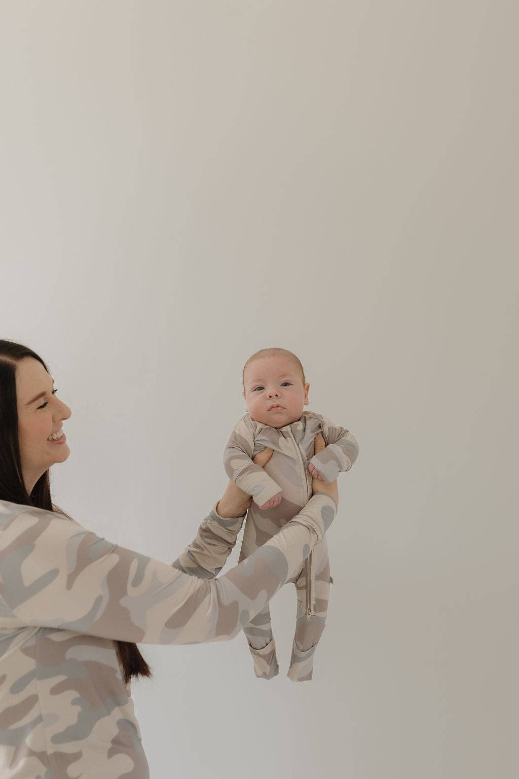 Forever French Baby - Wholesale Slaappak - Baby - Bamboe Rits Pyjama | Camouflage10