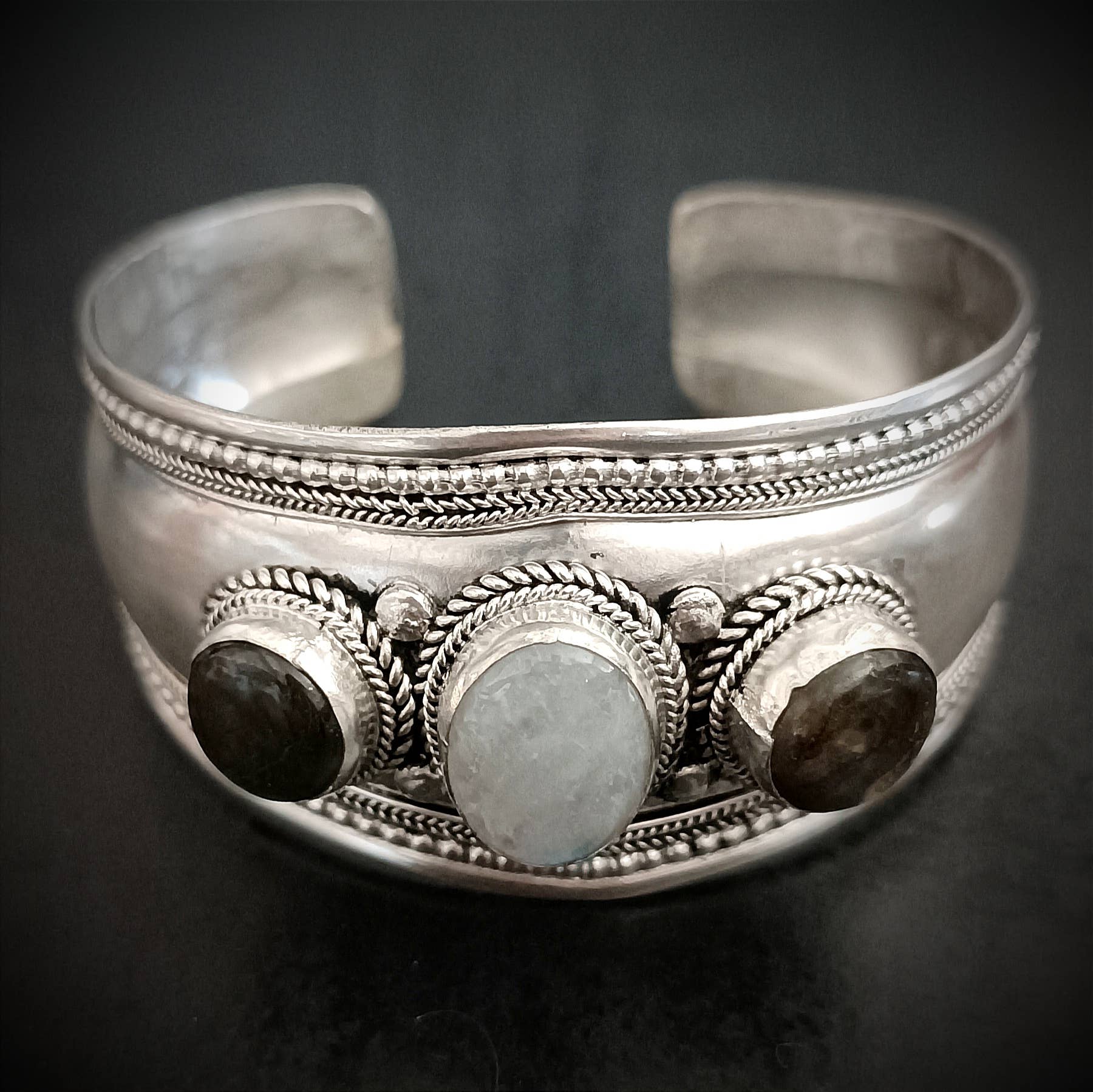 Unique Brand – wholesale Manschettarmband – Tibetansk Kalai Armband6