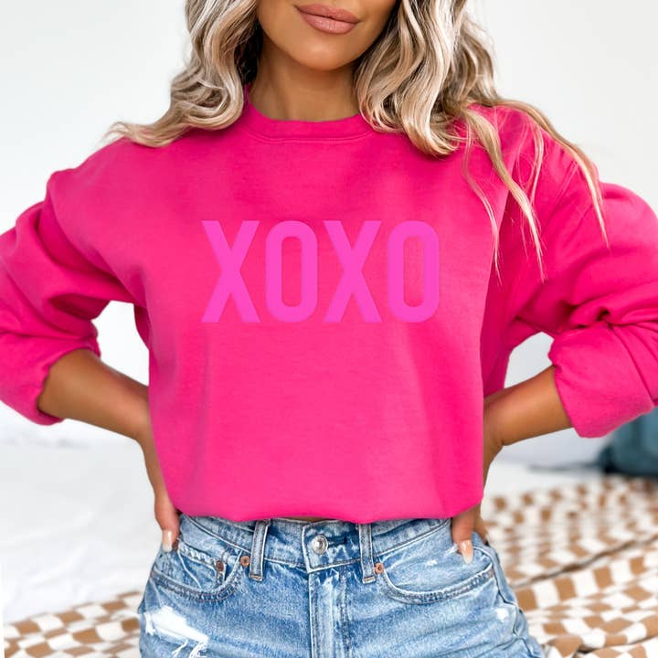 MELODY FAYE - Wholesale Graphic sweatshirt – Women’s - XOXO Pink Embossed Puff Valentines Day Sweatshirt0