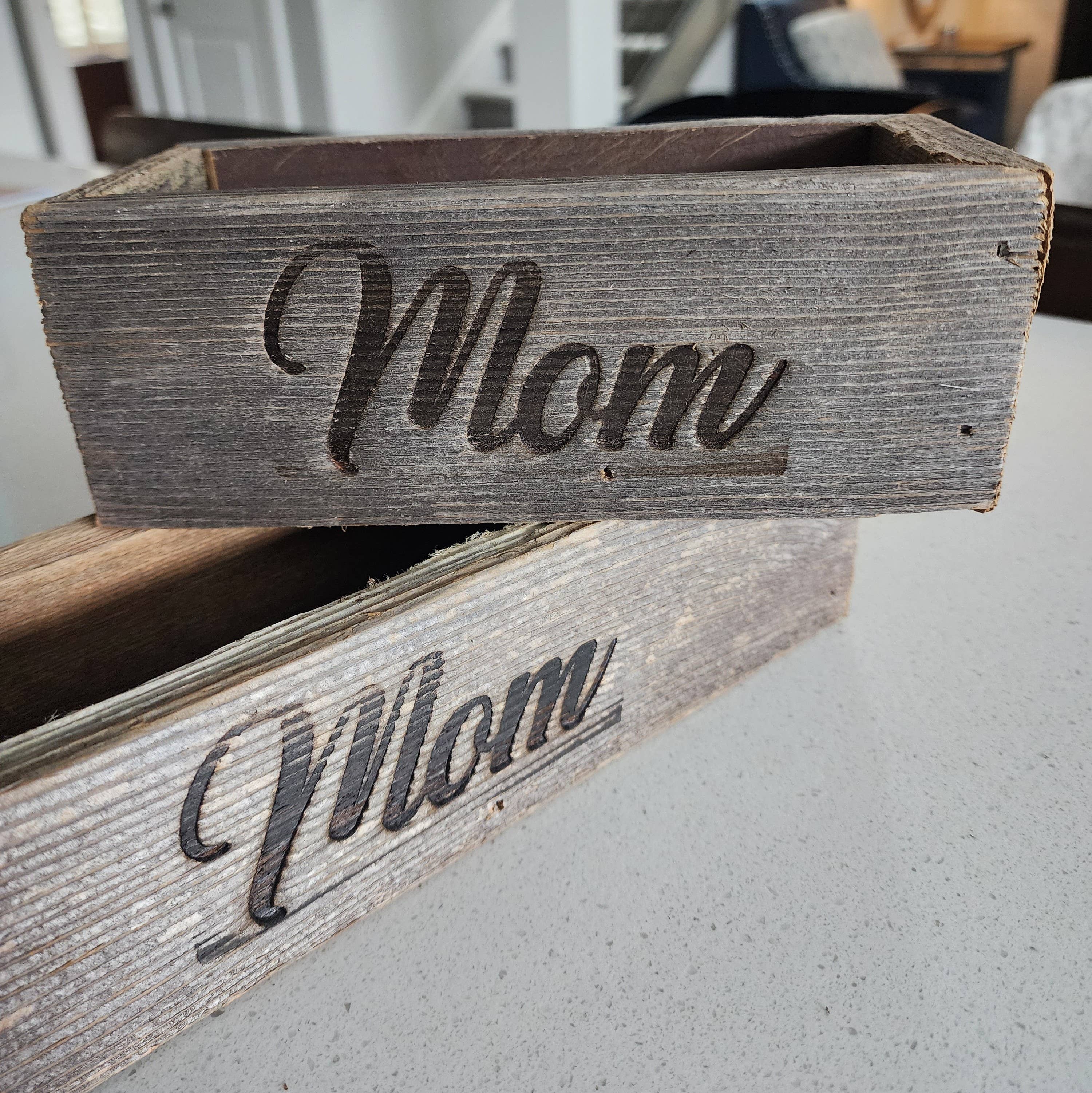 Love Reclaimed - Vente Jardinière - Petit pot de fleurs rustique en bois récupéré « Mom » pour succulentes3