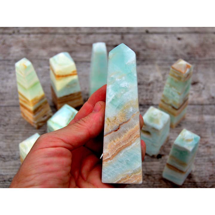 Kaia & Crystals – wholesale Spiritual stone/crystal – Caribbean Calcite Tower (100g - 200g)7