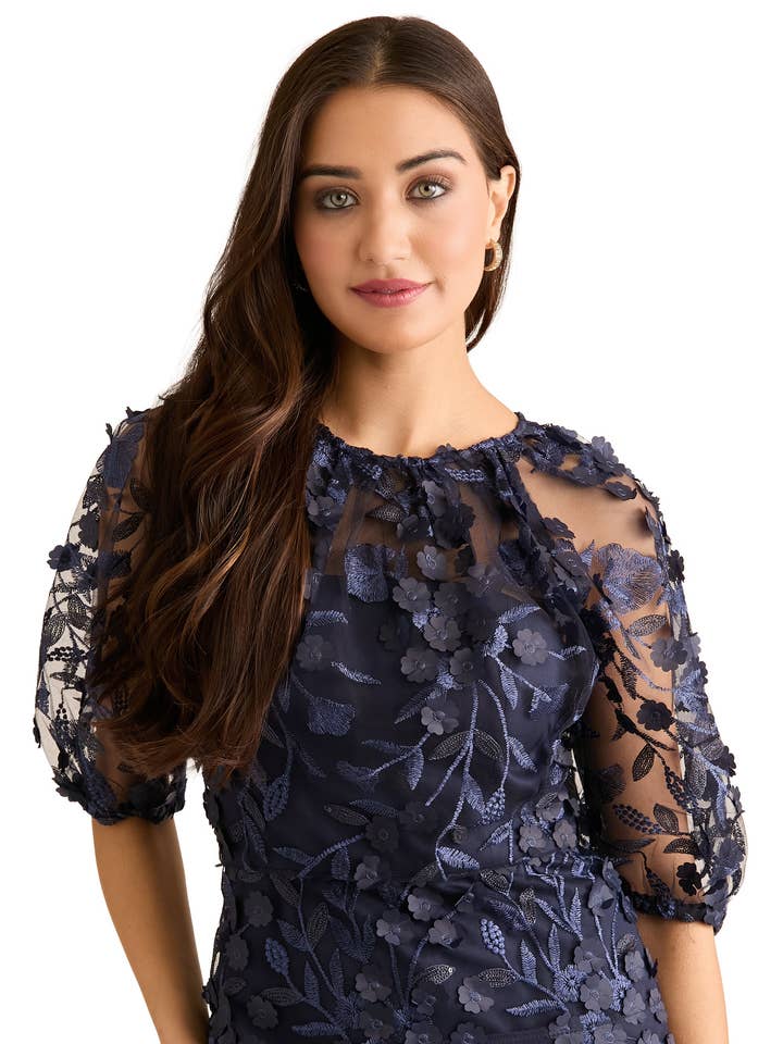 HAUT AJUSTÉ À MANCHES LONGUES JUSQU'AU COUDE pour la vente par Maggy London Group