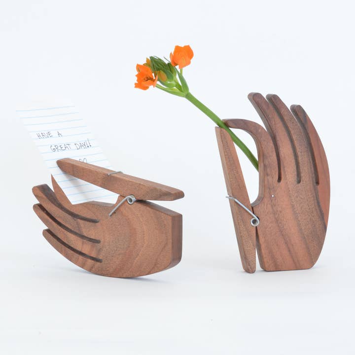 Ameico UK Ltd – wholesale Decorative tabletop object – Leolo - Walnut Hand Desktop Accessory