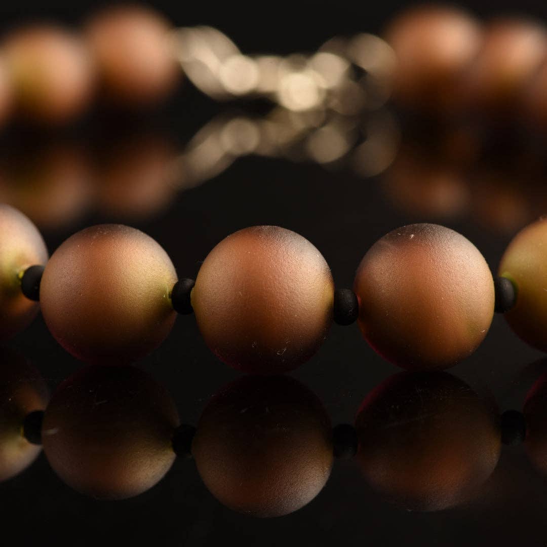 Mazzega Art & Design - Vendita all'ingrosso Collane di perline/perle - La collana Tosca Colore in vetro di Murano è composta da 25 perle Tosca, colori pastello e un rivestimento satinato trasparente.10