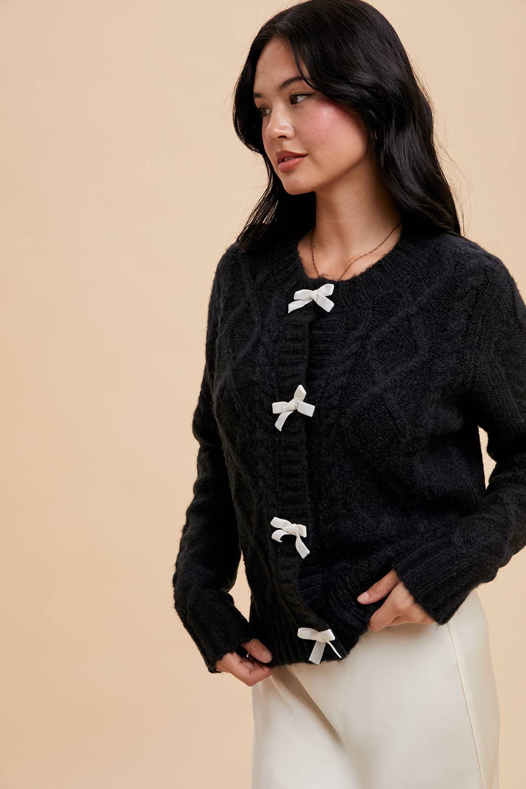 In Loom – Cardigan - Mulher por atacado – CASACO DE MALHA DE CABO COM ACENTO EM ARCO1