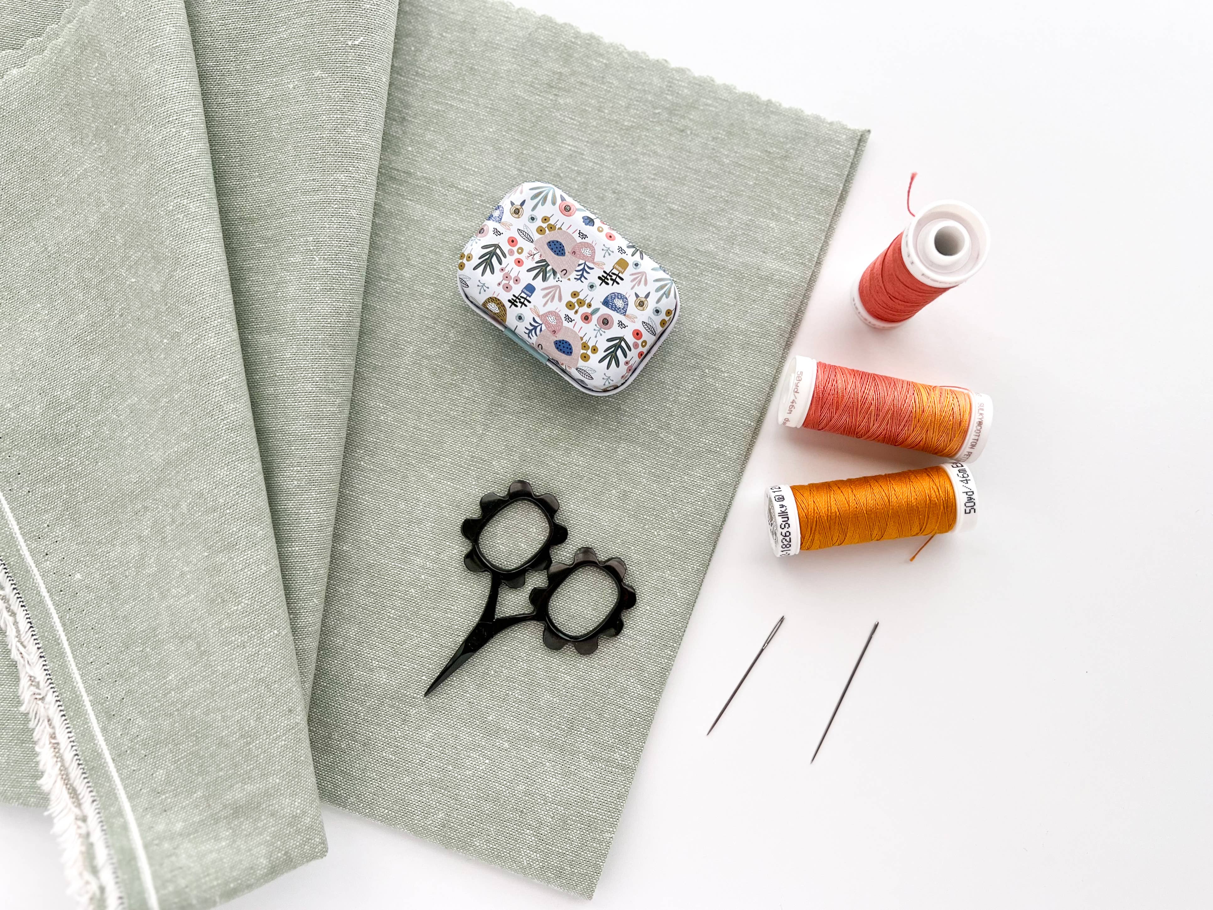 Matryoshka Doll Shop – wholesale Embroidery/cross-stitch supplies – Magnetic needle tin, floral needle case, needle keeper8