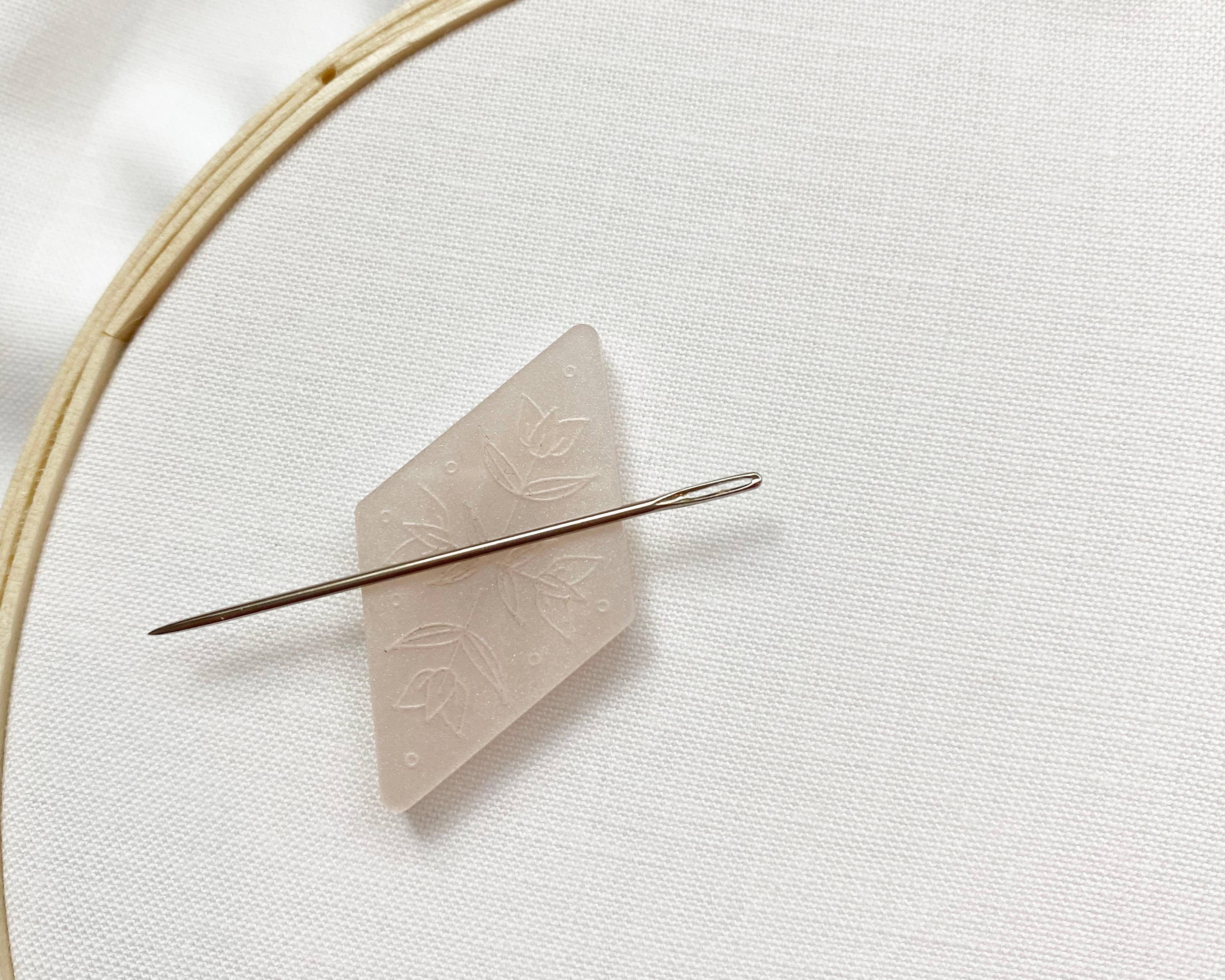 Urbann Nest – wholesale Embroidery/cross-stitch supplies – Diamond Needle Minder1