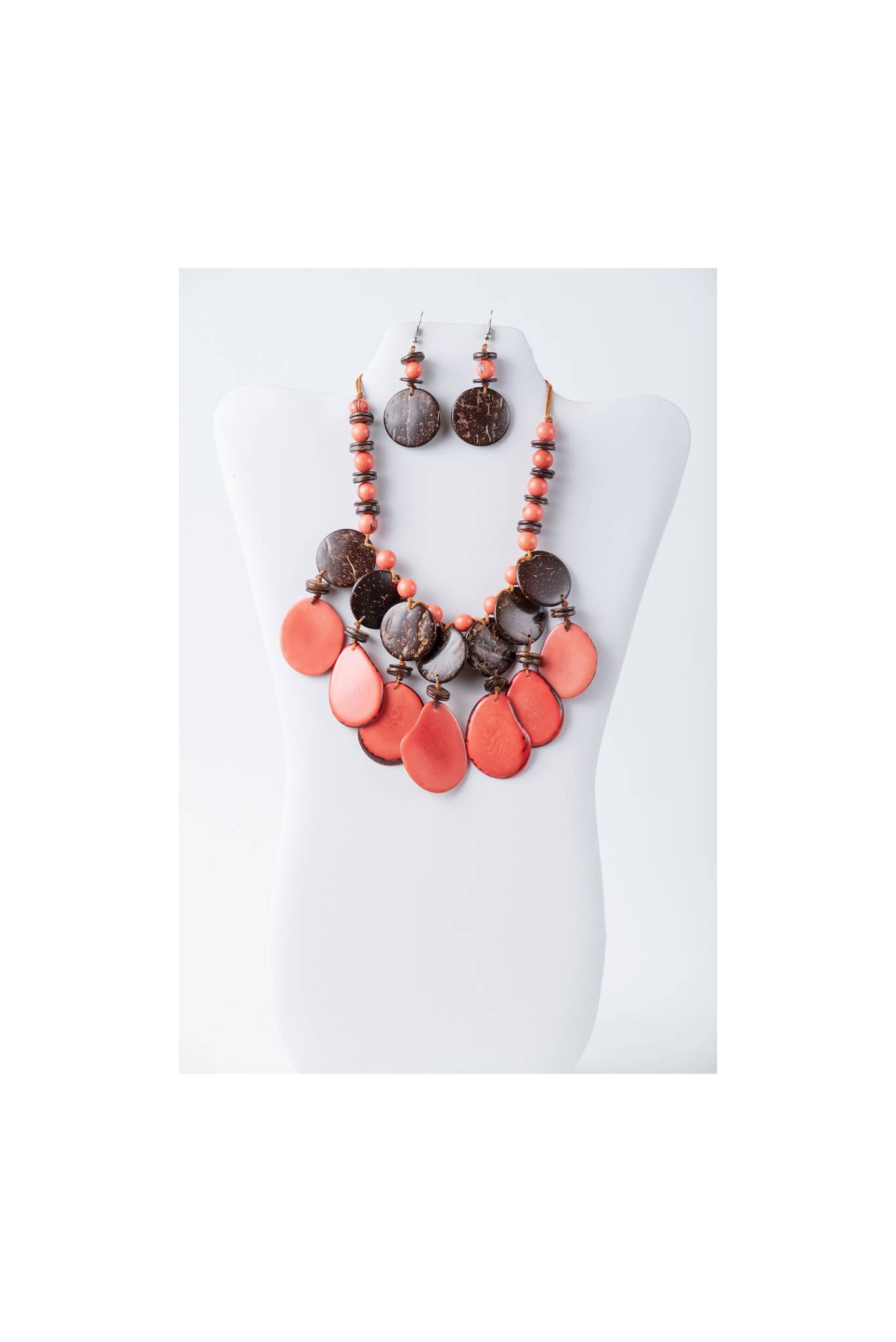 TaguArtsy – wholesale Jewellery set – Adri Tagua & Coconut Shell Necklace2