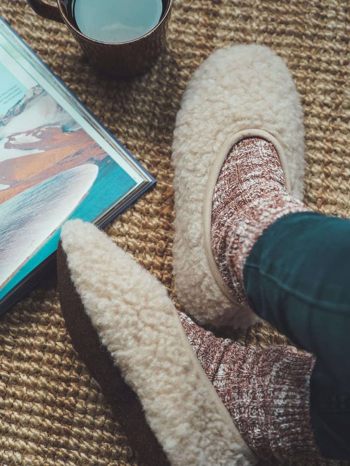 Ballerine pantofole - 100% Lana di pecora - Latte per la vendita all'ingrosso da parte di We Are Wovens