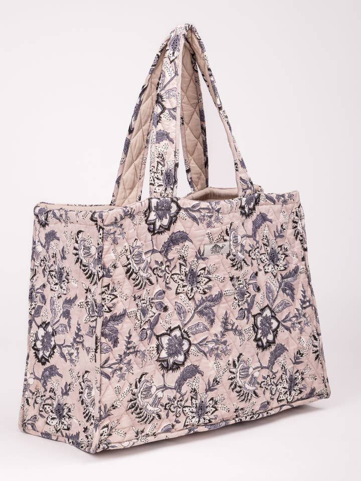 Sac fourre-tout matelassé | Everyday Carryall en édition limitée pour la vente par Origin Pink