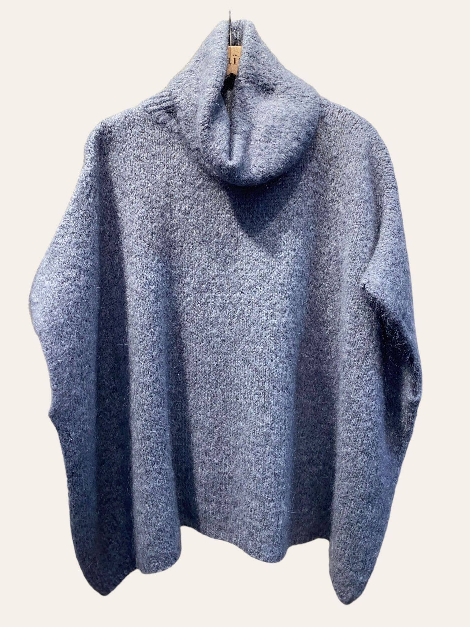 NAÏS PARIS – wholesale Poncho - Dam – Polotröja i ponchostil i mohair och ull38