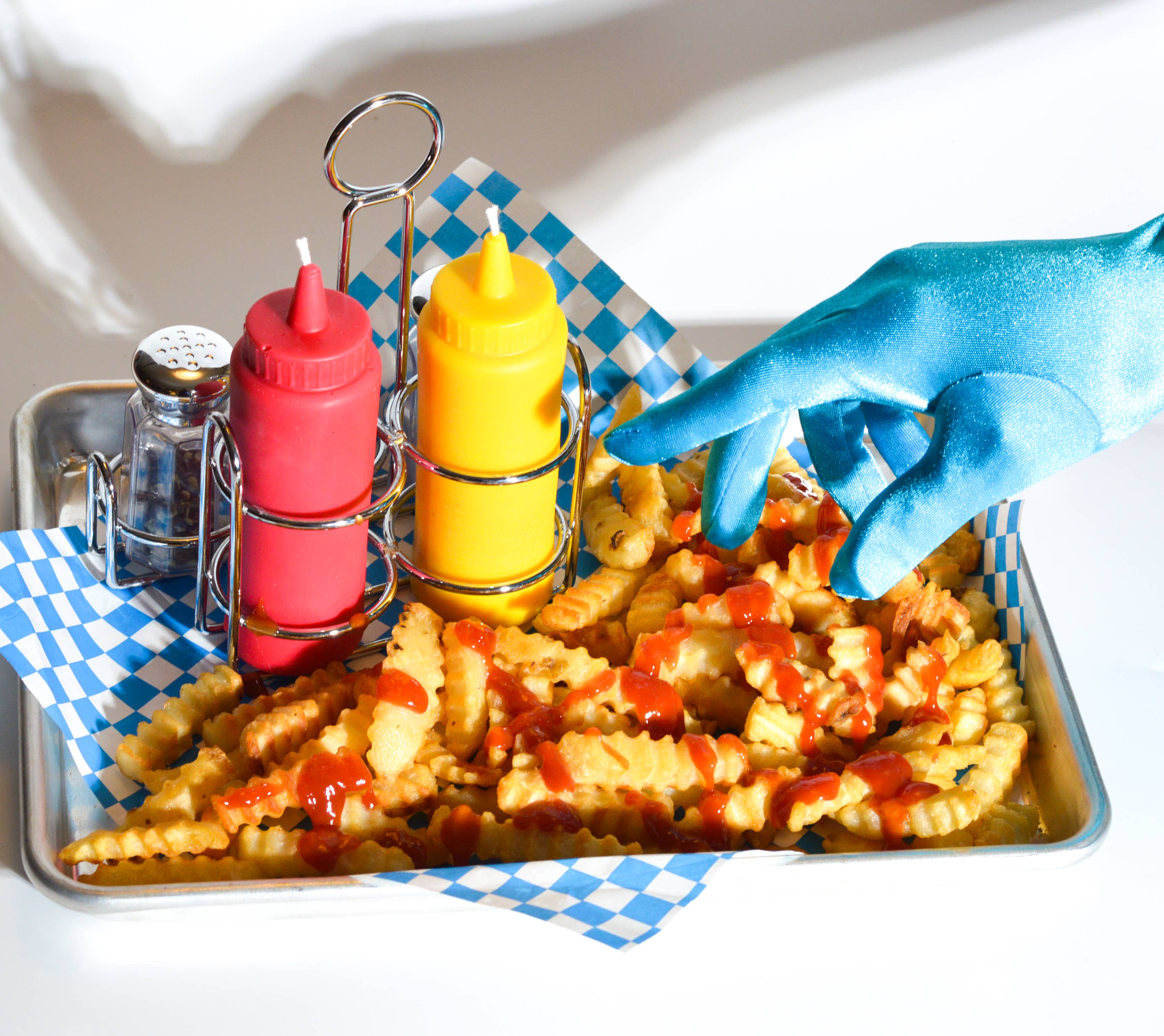 Glow Worm Goods - Wholesale Novelty Candle - Ketchup and Mustard Food Candle Set2