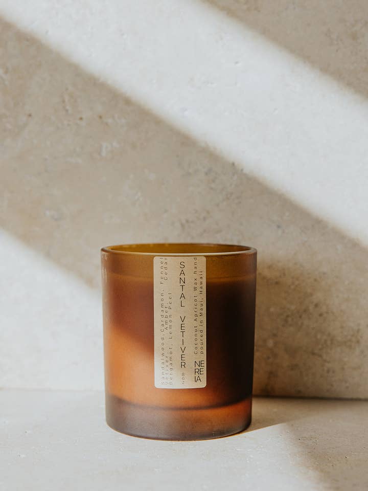 Santal Vetiver Signature Candle for wholesale by NEREIA