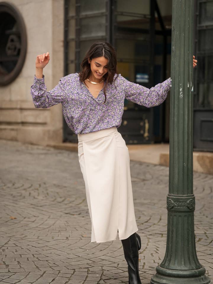 Printed V-Neck Blouse for wholesale by GUIMANOS